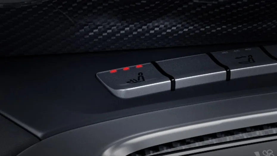Heated power AMG Performance seats with memory