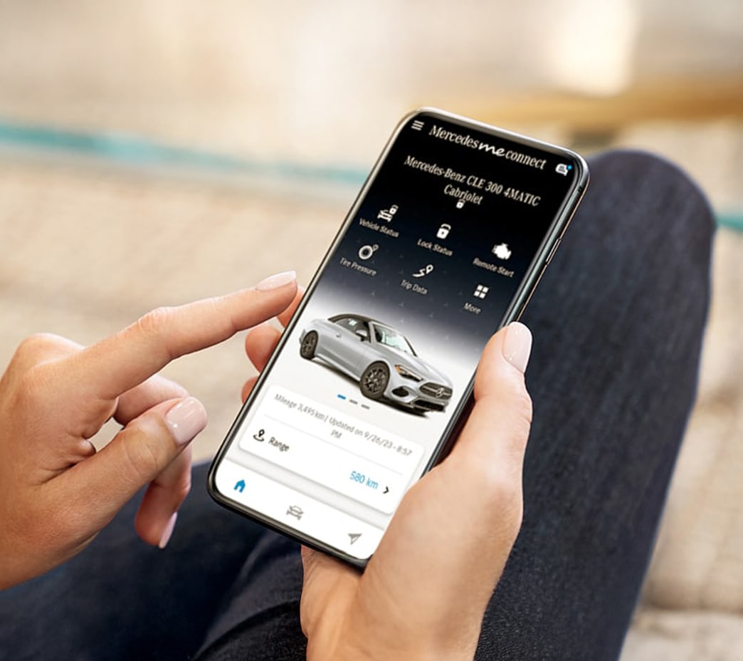 Le CLE vient prééquipé de la capacité de transformer votre iPhone® d’Apple ou votre montre Apple Watch® en clé virtuelle du véhicule. Vous pouvez même autoriser des membres de votre famille à uniquement déverrouiller les portières.