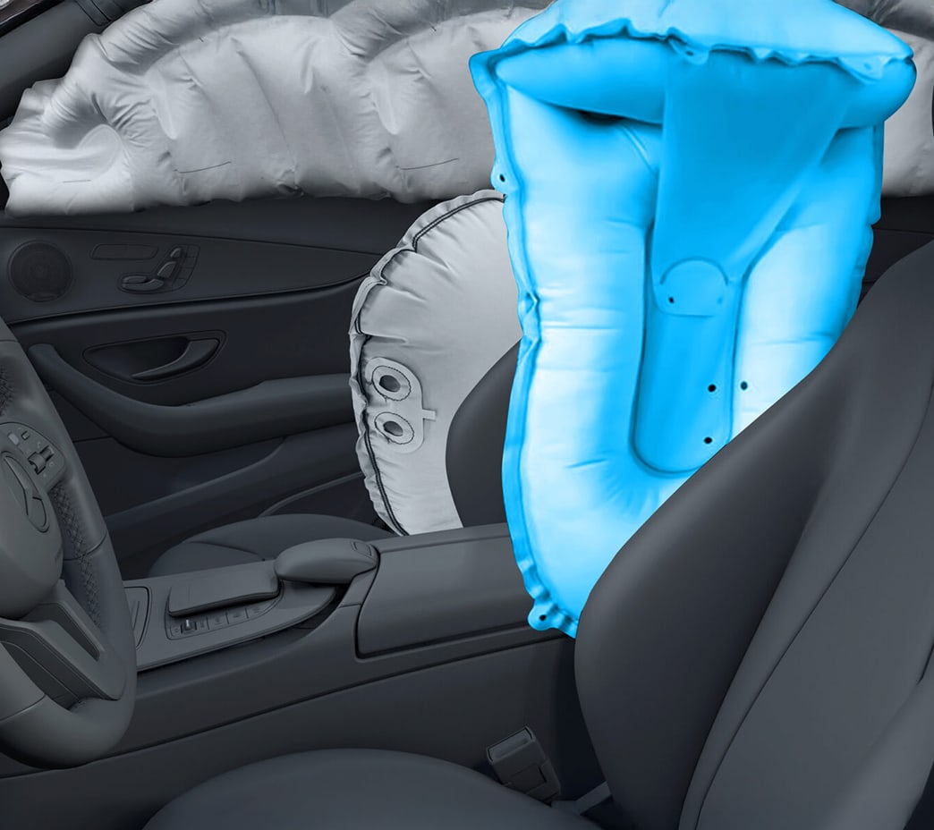 The advanced restraint systems in the CLE include an innovative air bag between the driver and front passenger.
