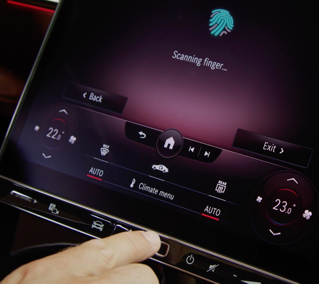 You can save hundreds of vehicle settings and preferences in your profile in the Mercedes-Benz app. A fingerprint scanner in the console lets you call it up in your CLE, or in other models.
