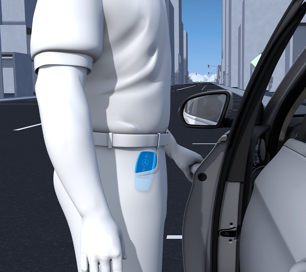 The legendary "bank vault" feel of its door latches is a beloved G tradition. KEYLESS-GO, pioneered in the industry by Mercedes-Benz, adds the modern convenience of touch-and-go locking.