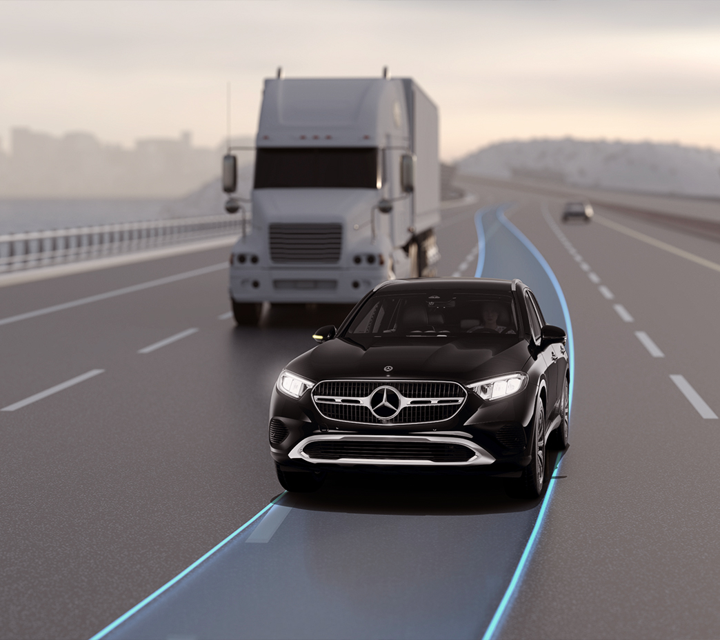 Une suite d’aides à la conduite en option vous offre des avantages allant du régulateur de vitesse adaptatif aux avertissements de circulation transversale. Le changement de voie automatique peut aider à accélérer les déplacements sur les autoroutes à plusieurs voies.