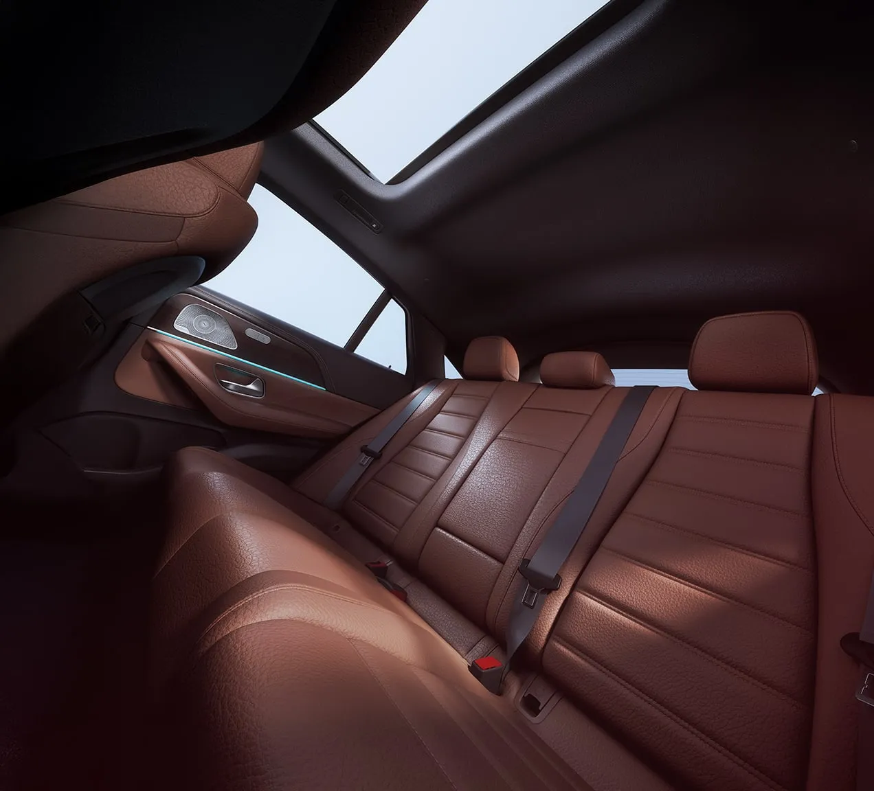 Habitacle spacieux. Son spatial.