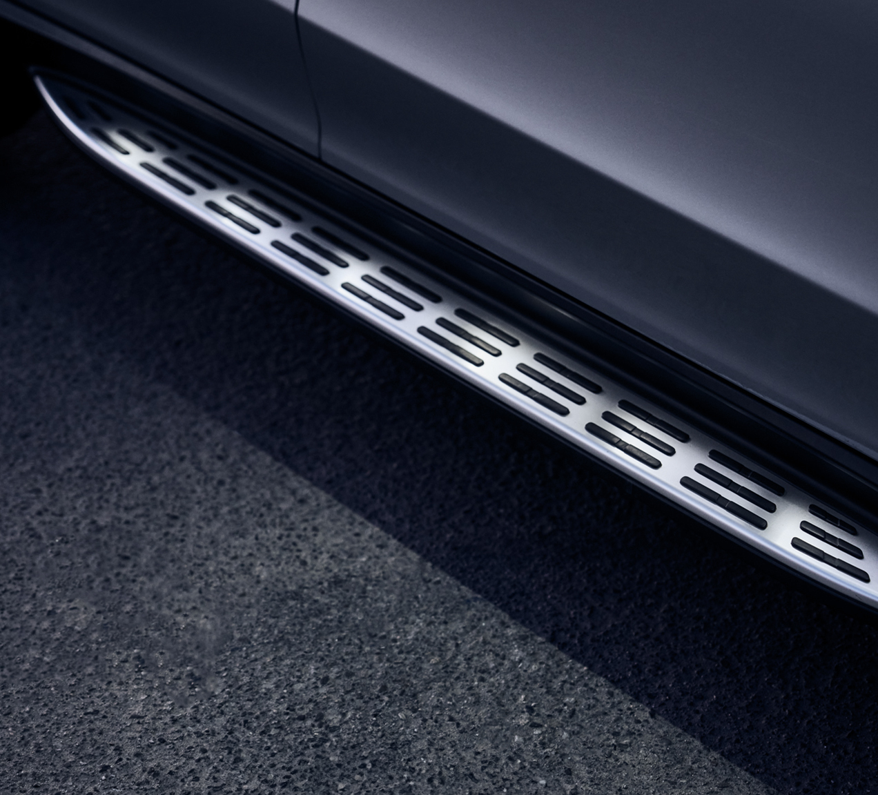 Available illuminated running boards