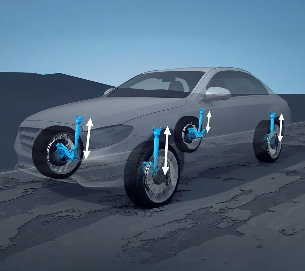 La suspension AIRMATIC de série offre un amortissement multimode, une hauteur de roulement réglable et un système de nivellement aux quatre roues qui peut automatiquement effectuer des ajustements selon les passagers et les bagages transportés.