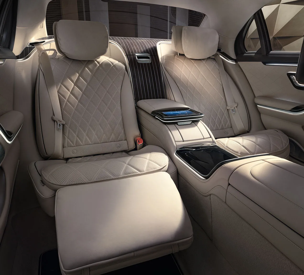 Sumptuous rear cabin