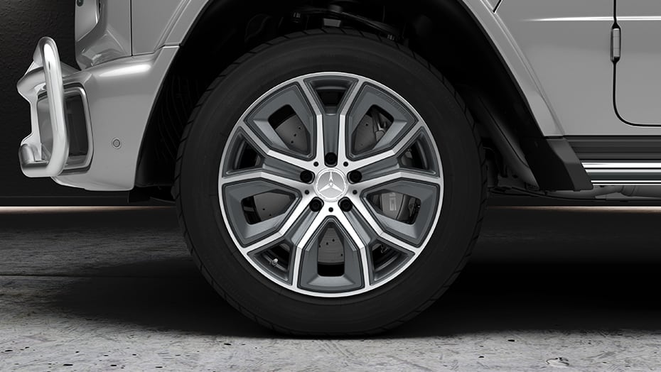 20-inch AMG 5-twin-spoke wheels